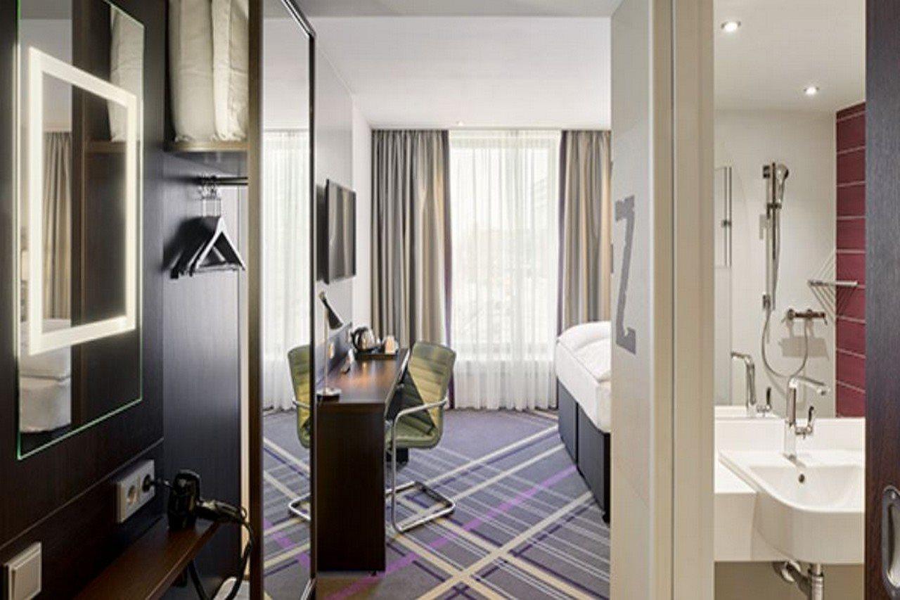 Premier Inn Duesseldorf City Friedrichstadt Exterior photo