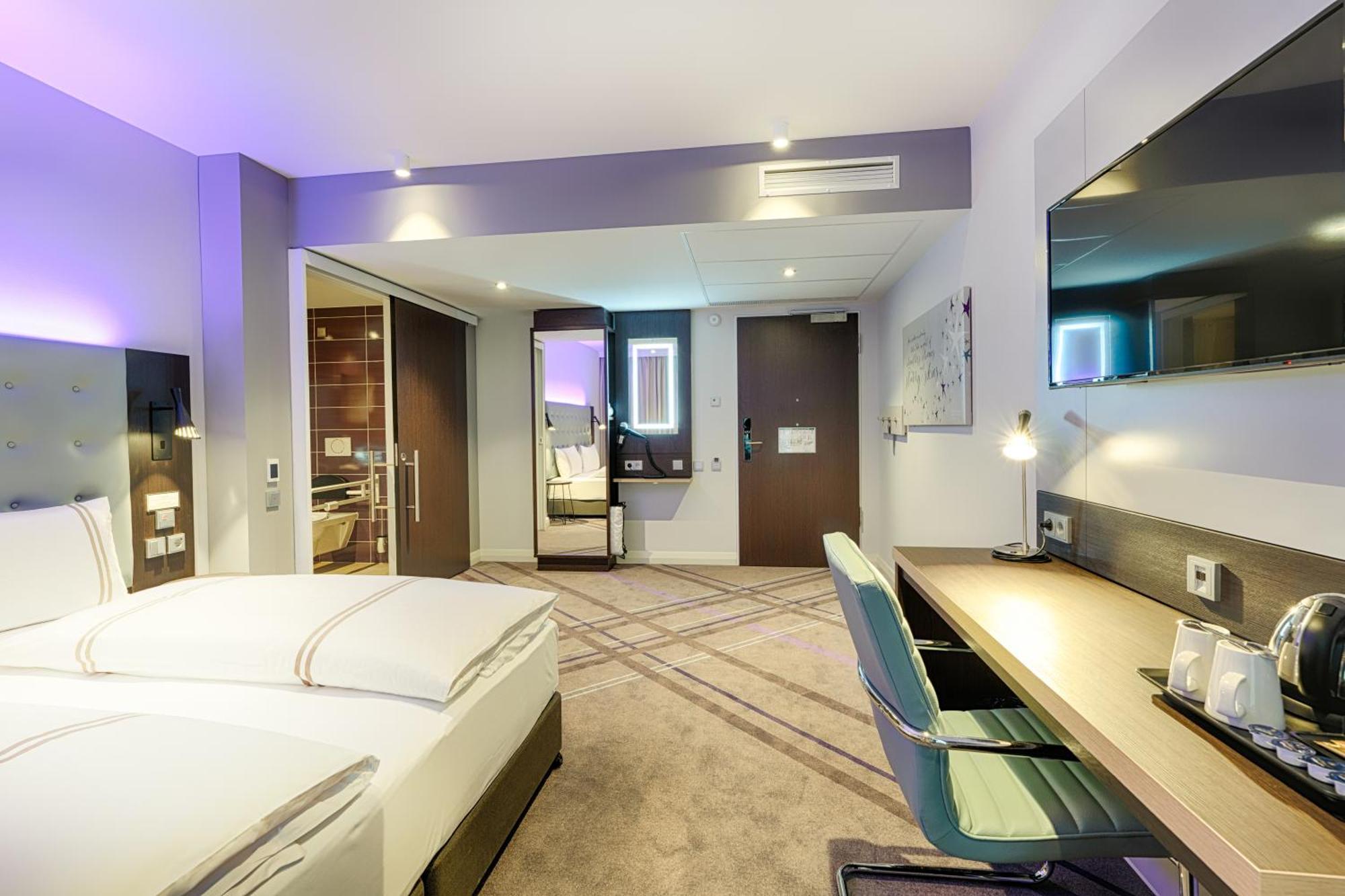 Premier Inn Duesseldorf City Friedrichstadt Exterior photo