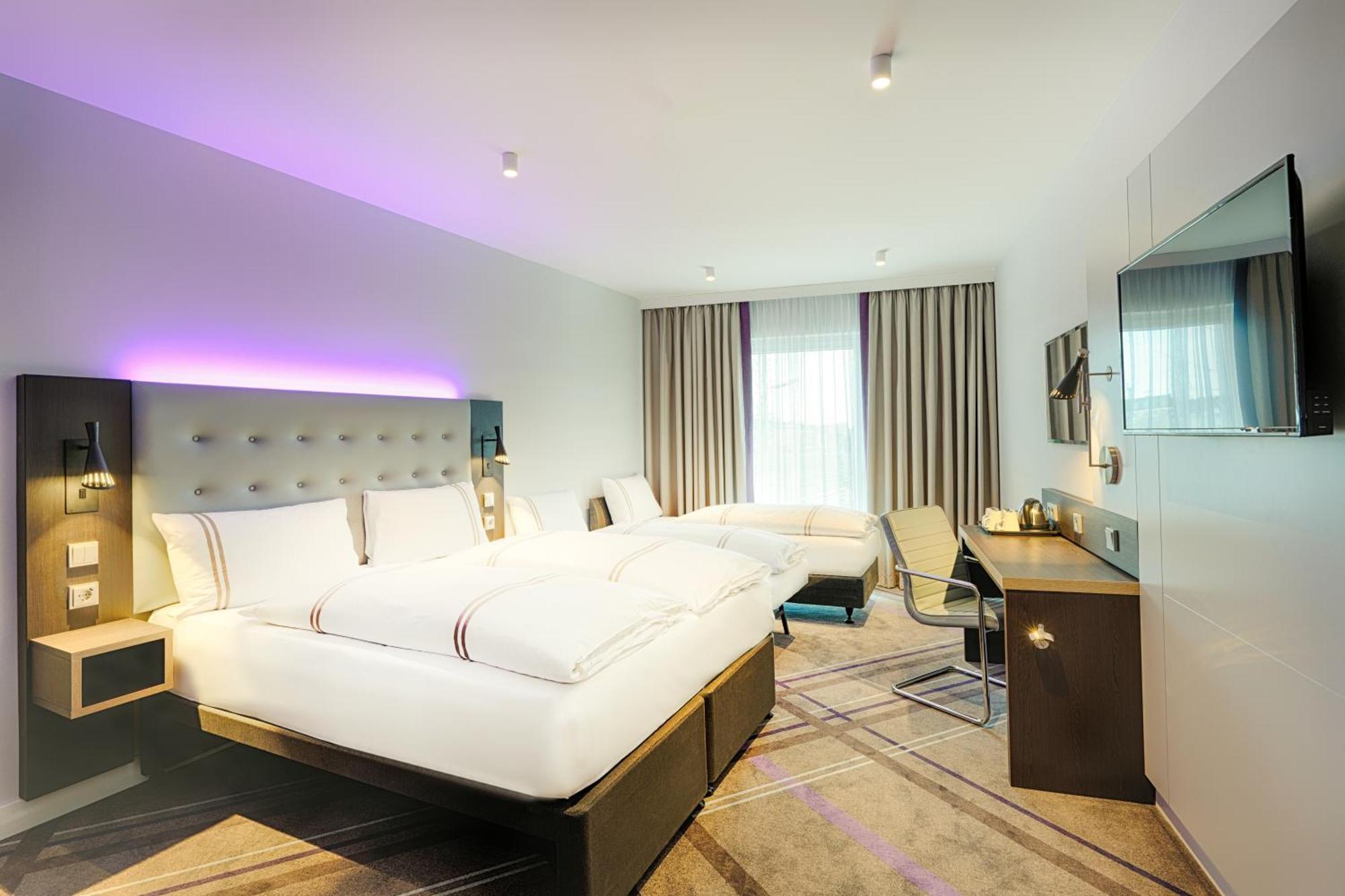 Premier Inn Duesseldorf City Friedrichstadt Exterior photo